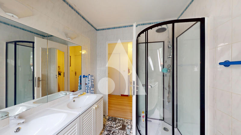 Maison - 156 m² - 8 pièces