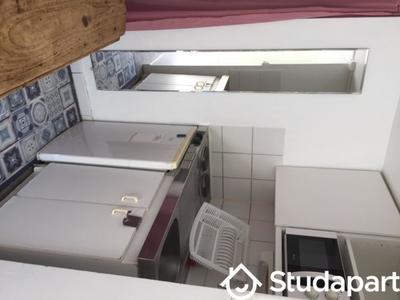 Chambre - 9 m² - 1 pièce