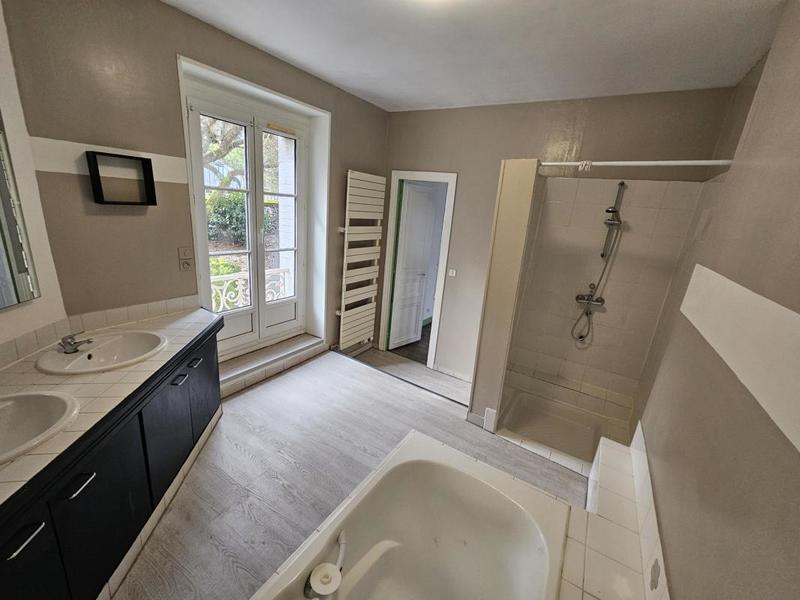 Maison - 158 m² - 8 pièces