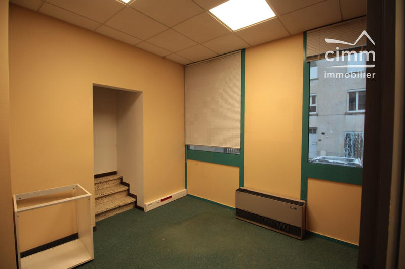 Local commercial - 86 m² - 5 pièces