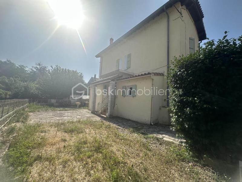 Maison de village - 80 m² - 3 pièces