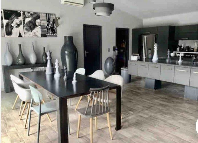 Villa - 169 m² - 4 pièces