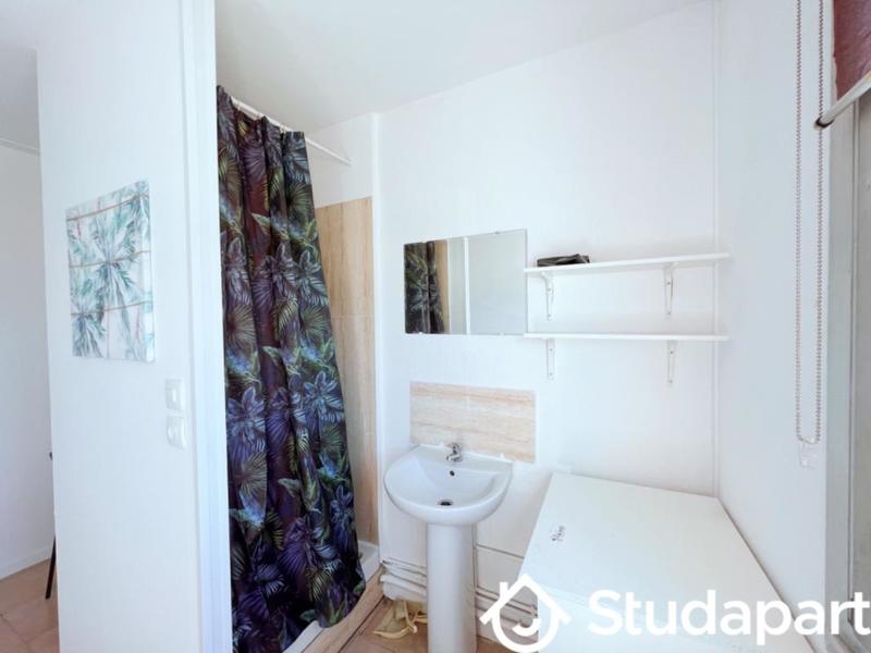 Chambre - 12 m² - 1 pièce