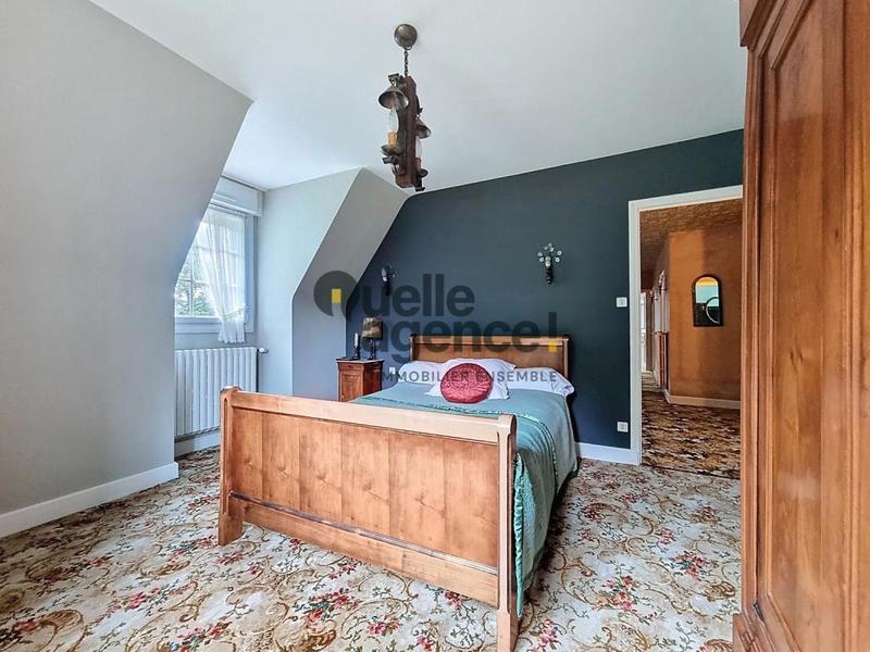 Maison - 213 m² - 8 pièces