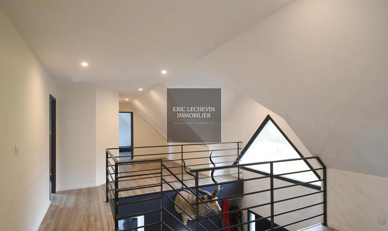 Maison - 196 m² - 7 pièces