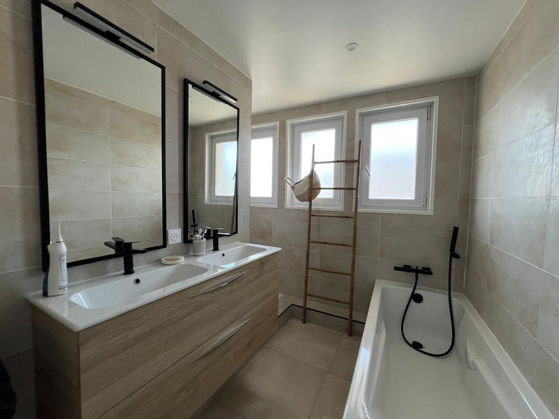 Appartement - 99 m² - 4 pièces