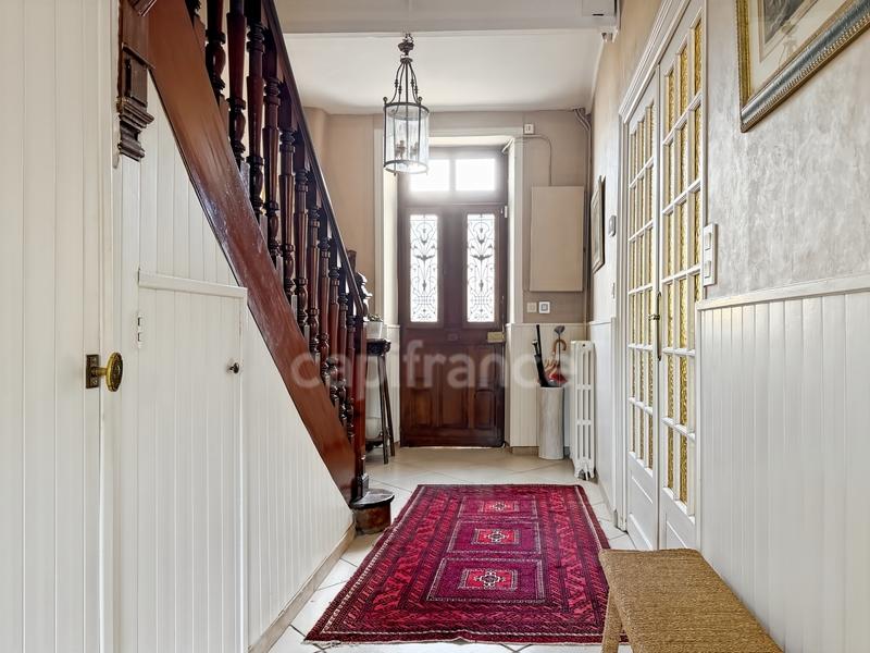 Maison - 121 m² - 6 pièces