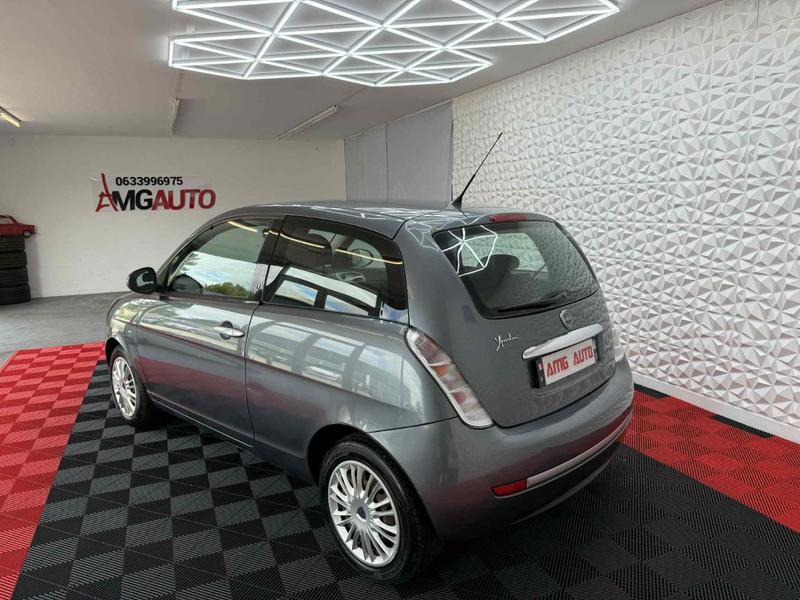 Lancia Ypsilon 1.2 i 60 Cv. 5 Places