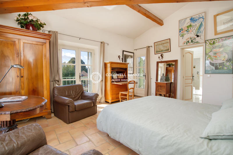 Villa - 400 m² - 12 pièces