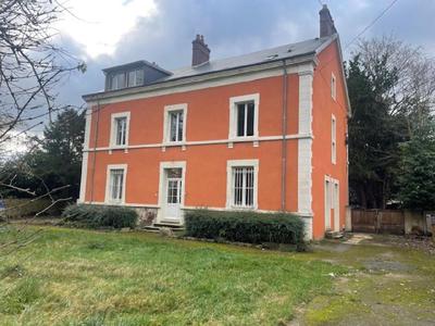 Maison - 286 m² - 10 pièces