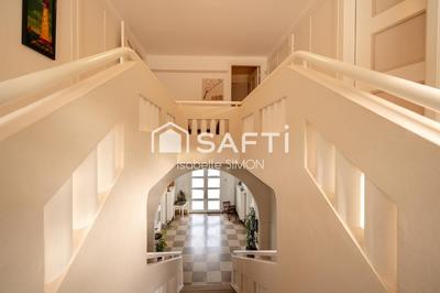 Maison - 302 m² - 8 pièces