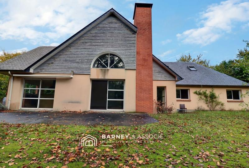 Maison contemporaine - 241 m² - 8 pièces