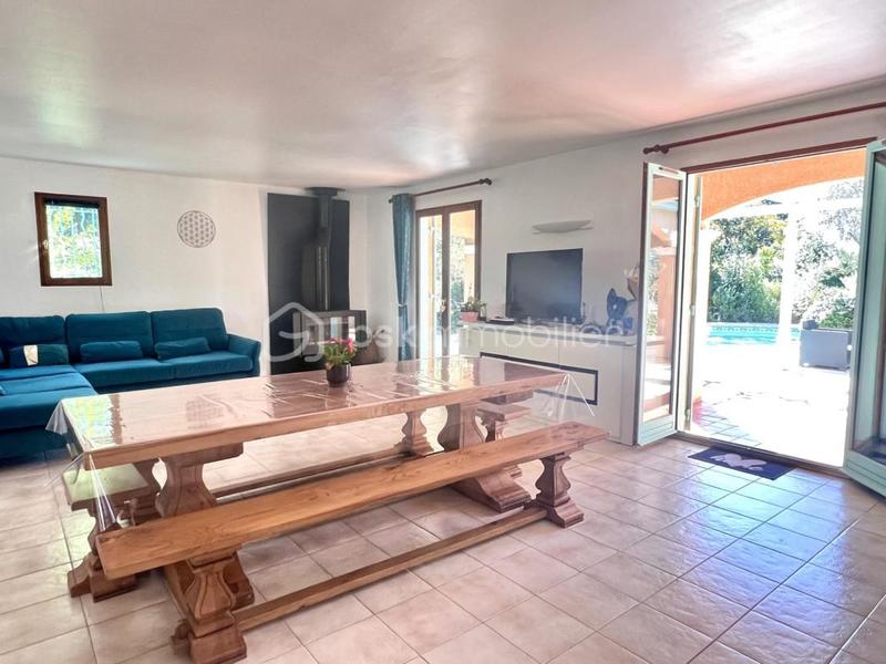 Maison traditionnelle - 187 m² - 7 pièces