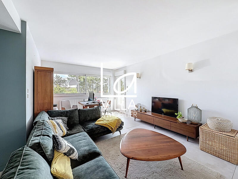 Villa - 213 m² - 6 pièces