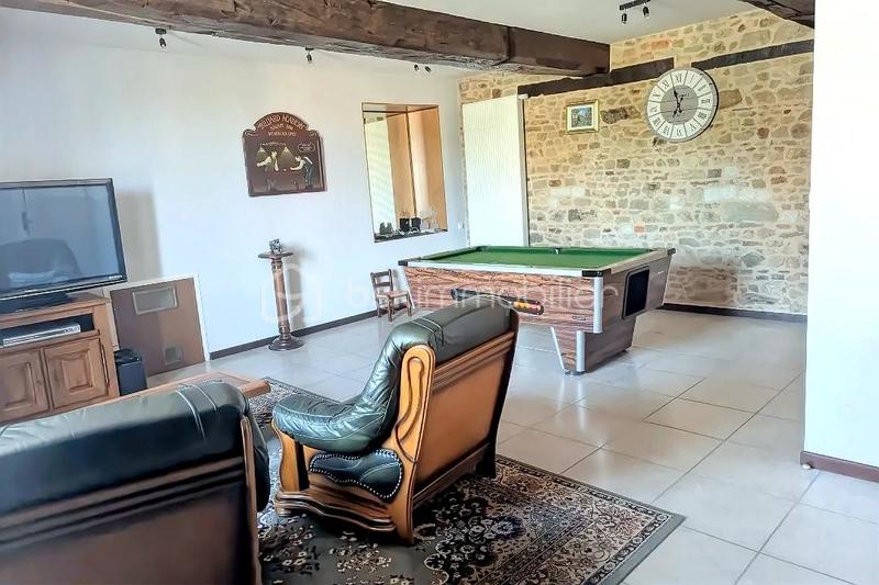 Demeure - 283 m² - 10 pièces