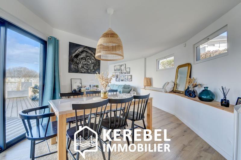 Maison - 99 m² - 5 pièces