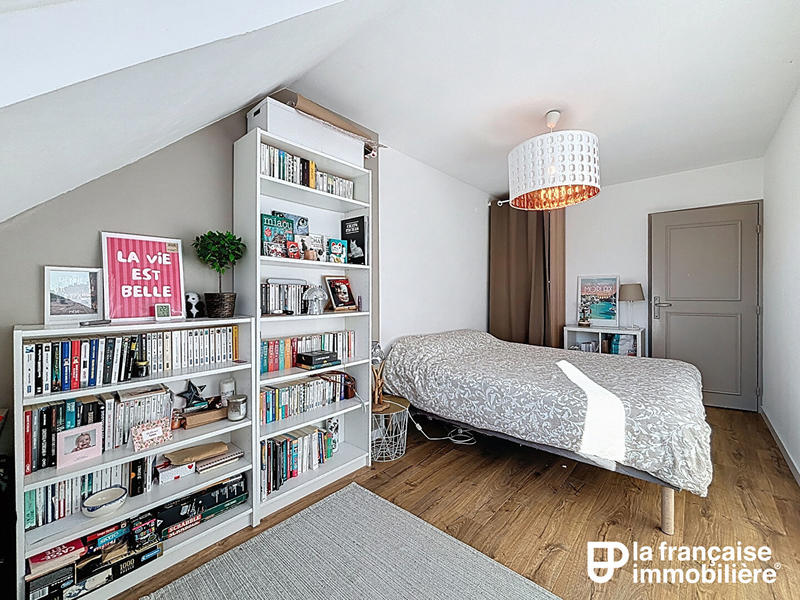 Appartement - 99 m² - 4 pièces