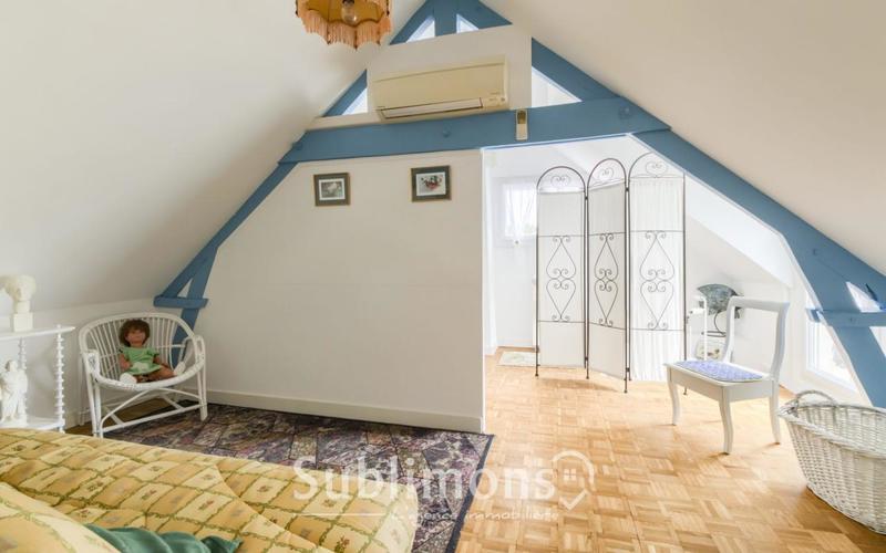 Maison - 206 m² - 4 pièces