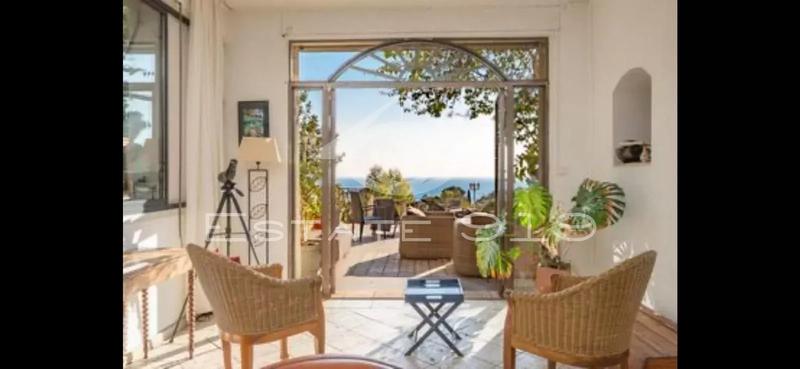 Maison - 182 m² - 7 pièces