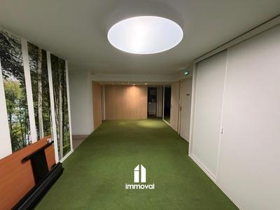 Local d'activités - 220 m² - 9 pièces