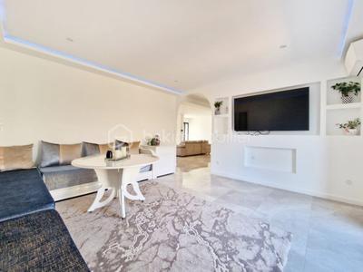 Maison - 180 m² - 7 pièces