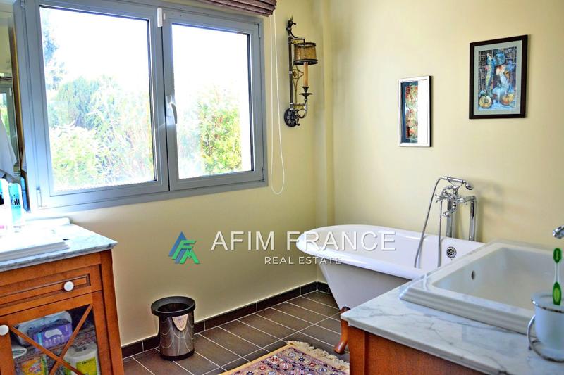 Villa - 155 m² - 6 pièces