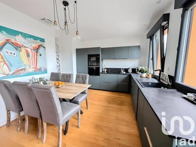 Maison - 121 m² - 6 pièces