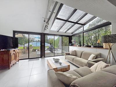 Maison - 246 m² - 10 pièces