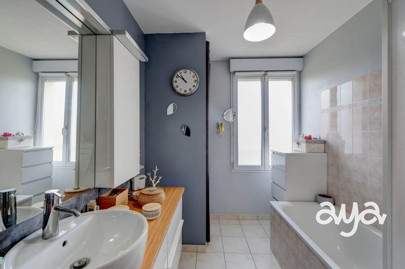 Maison - 90 m² - 4 pièces