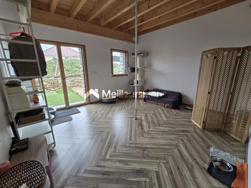 Maison - 228 m² - 8 pièces