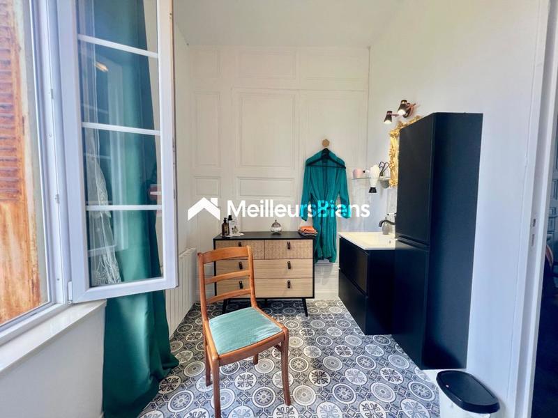 Maison - 247 m² - 8 pièces