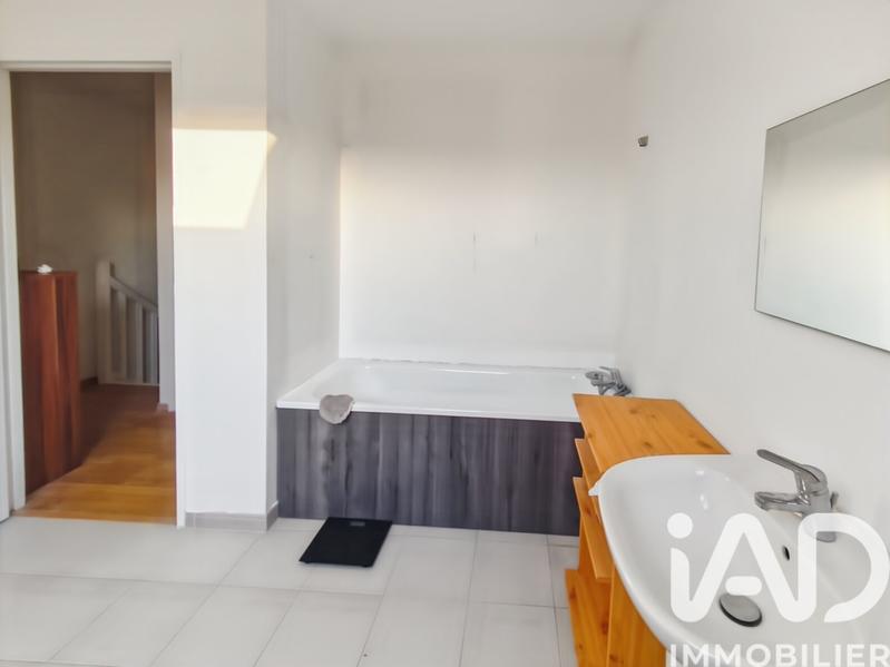 Maison - 140 m² - 6 pièces