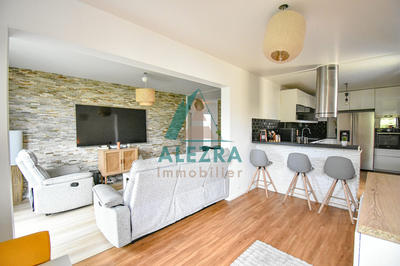 Appartement - 80 m² - 4 pièces