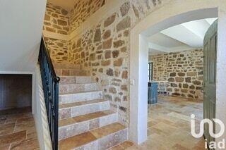 Maison - 870 m² - 13 pièces