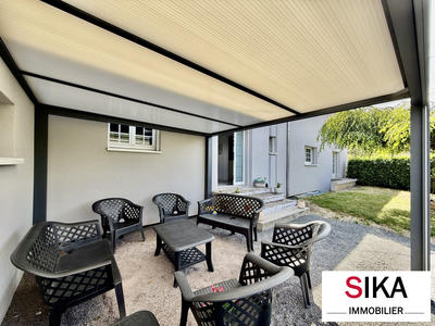 Maison - 220 m² - 8 pièces