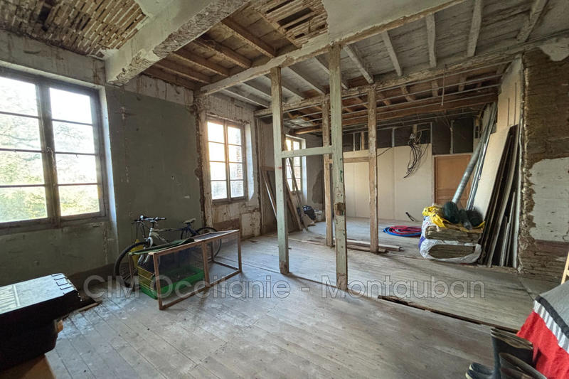 Maison - 650 m² - 4 pièces