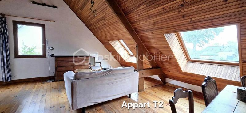 Maison - 300 m² - 8 pièces