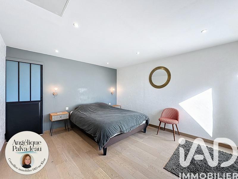 Maison - 242 m² - 8 pièces