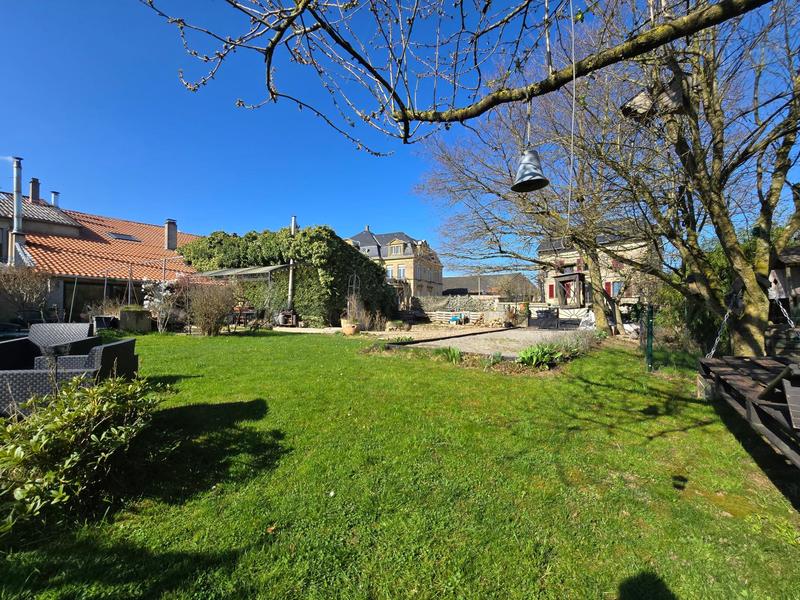 Maison - 246 m² - 8 pièces