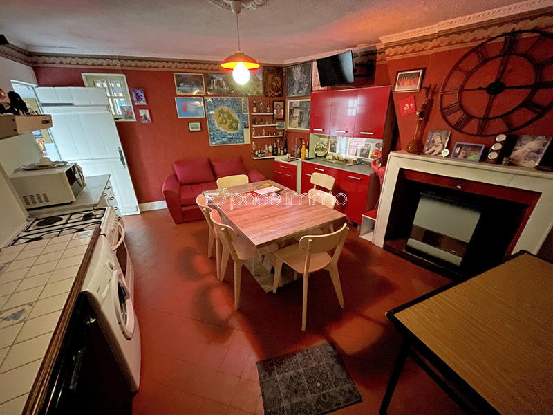 Immeuble - 130 m² - 7 pièces