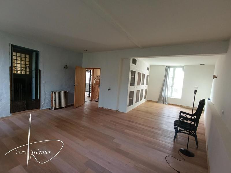 Maison - 406 m² - 7 pièces
