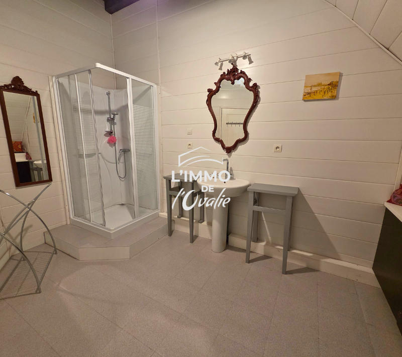 Maison - 230 m² - 8 pièces