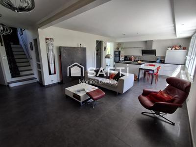 Maison - 219 m² - 6 pièces