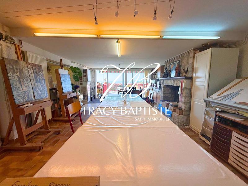 Maison - 334 m² - 9 pièces