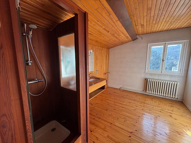 Maison - 197 m² - 8 pièces