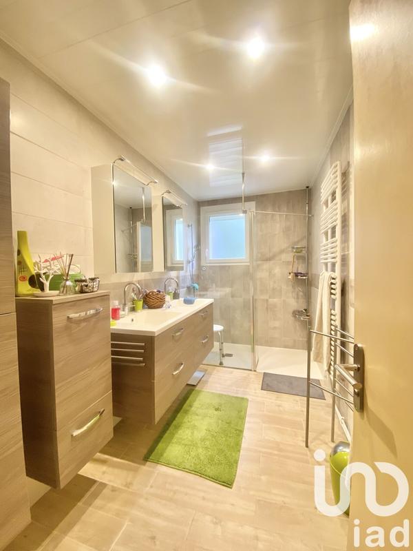 Maison - 176 m² - 8 pièces