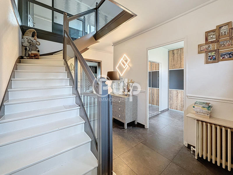 Pavillon - 207 m² - 12 pièces