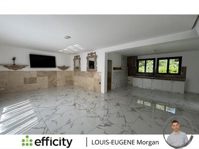 Maison - 220 m² - 9 pièces