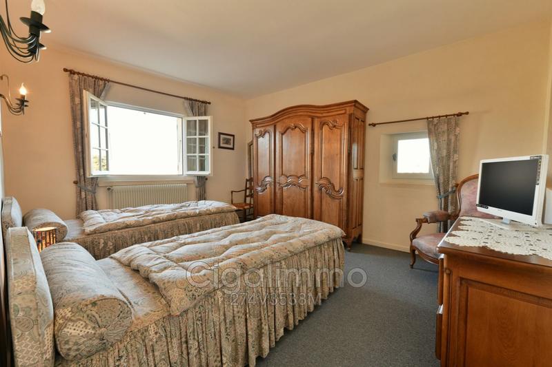 Maison en pierre - 235 m² - 9 pièces