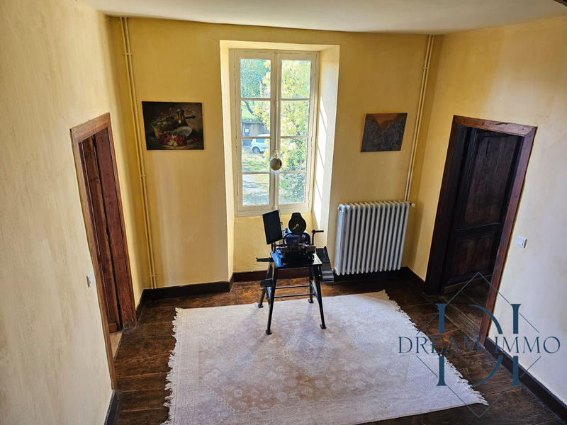 Maison - 380 m² - 9 pièces